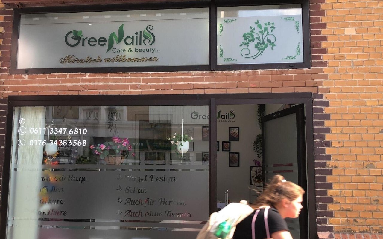 Green Nails Care & Beauty